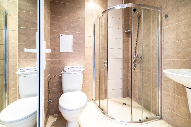 Admiral Plaza Hotel Slăntjev Brjag Rum bild