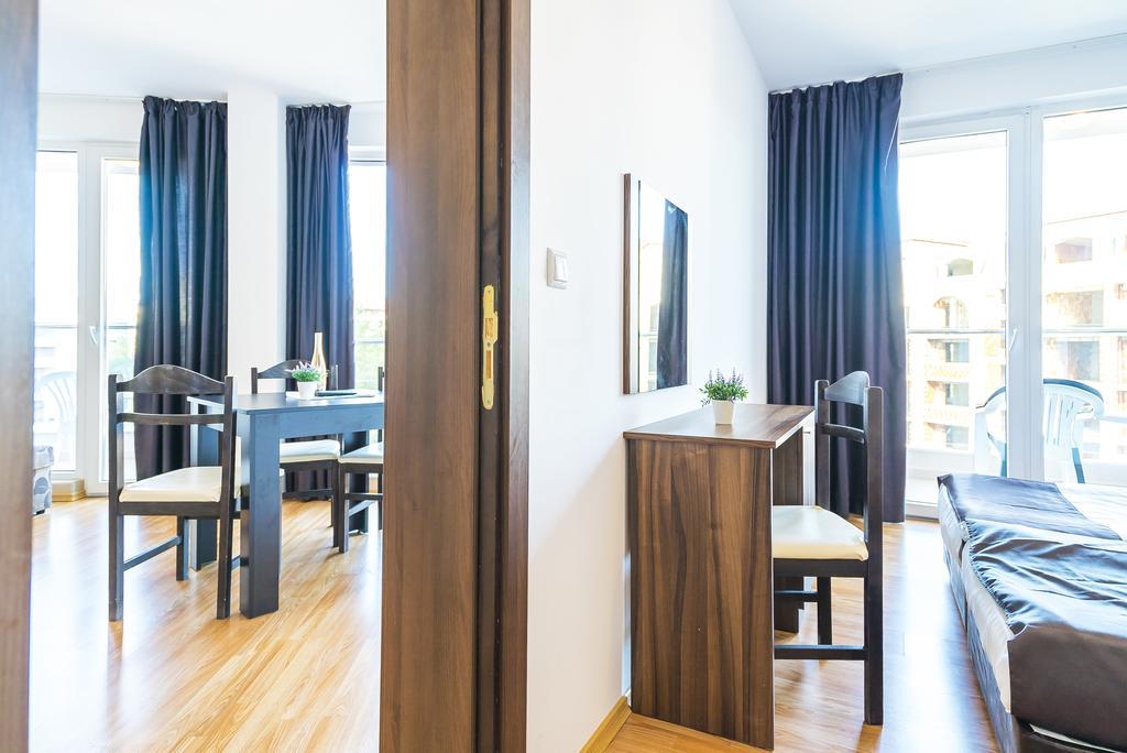 Admiral Plaza Hotel Slăntjev Brjag Exteriör bild