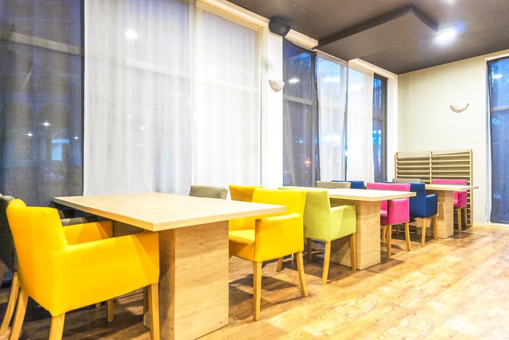 Admiral Plaza Hotel Slăntjev Brjag Exteriör bild