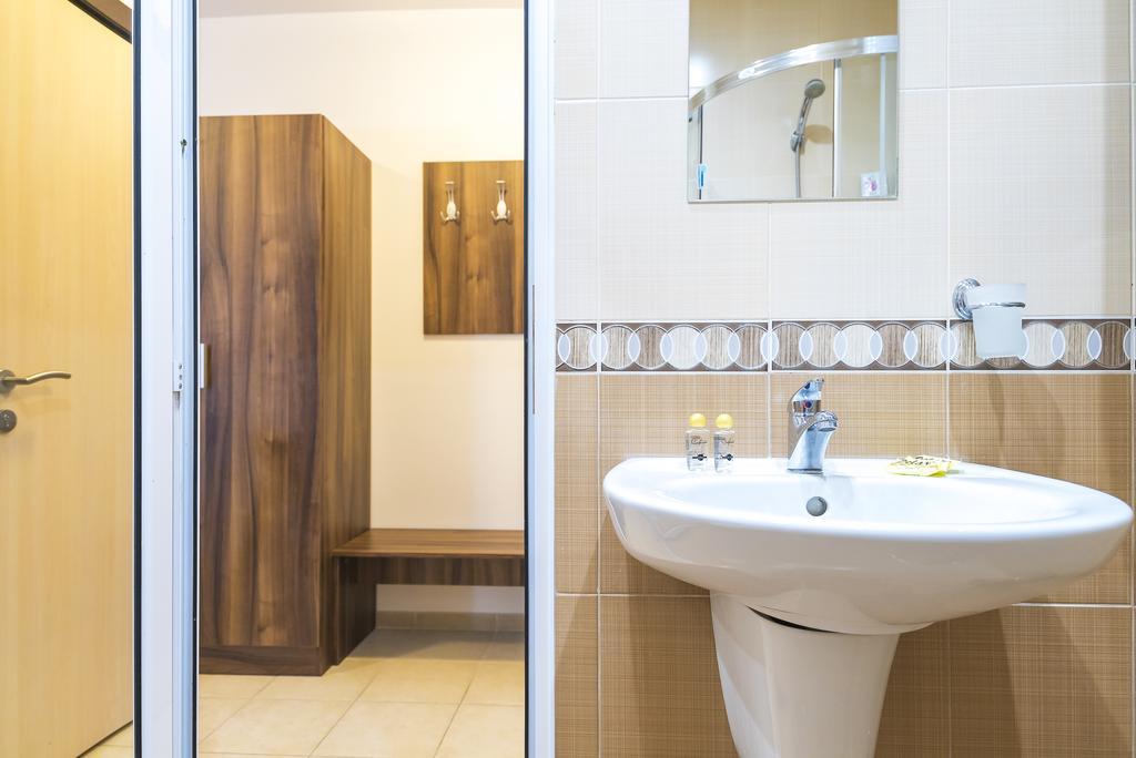 Admiral Plaza Hotel Slăntjev Brjag Exteriör bild