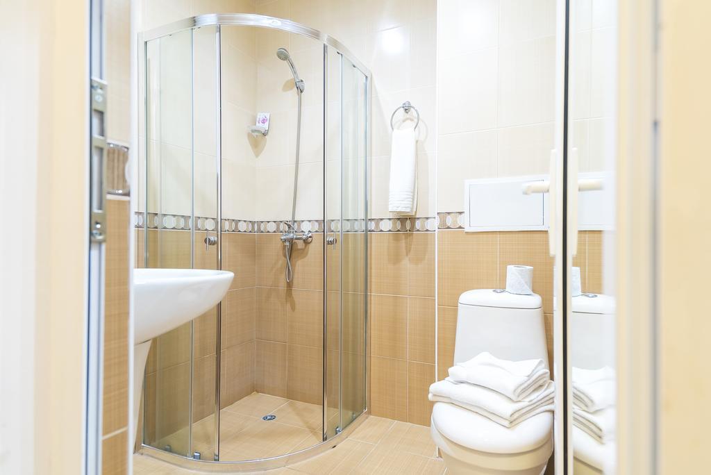 Admiral Plaza Hotel Slăntjev Brjag Exteriör bild