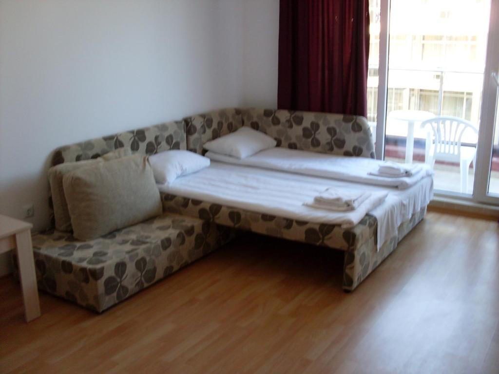 Admiral Plaza Hotel Slăntjev Brjag Rum bild